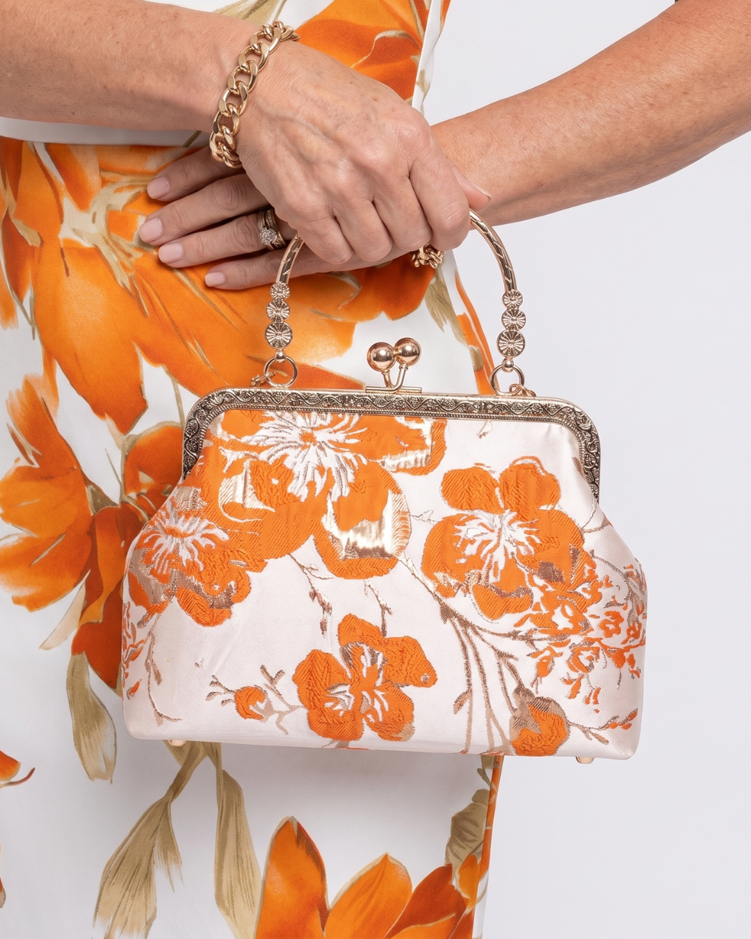 Isolde | Floral Embroidered Frame Chain Handbag
